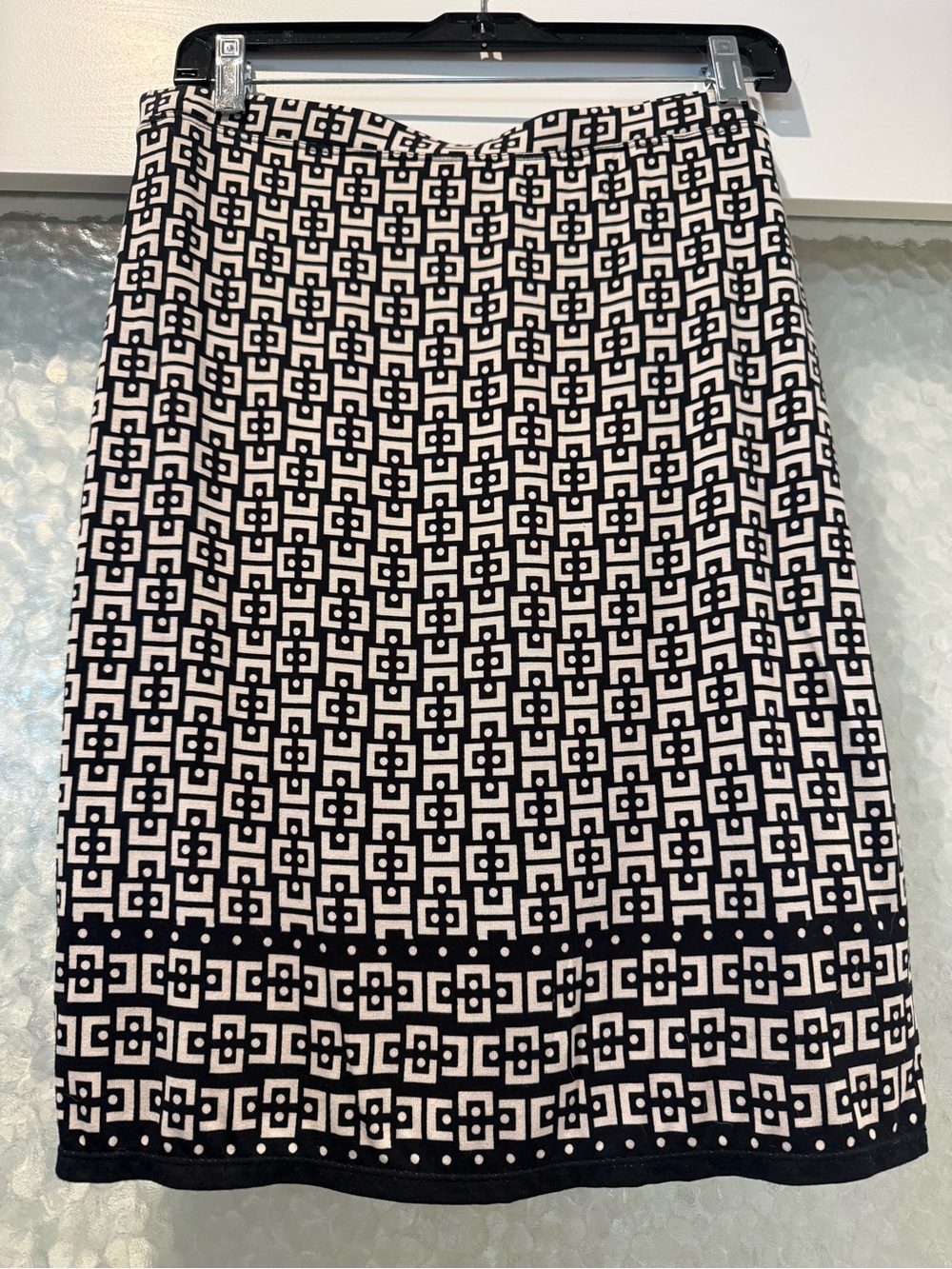 Max Studio Black and White Geometric Pencil Skirt